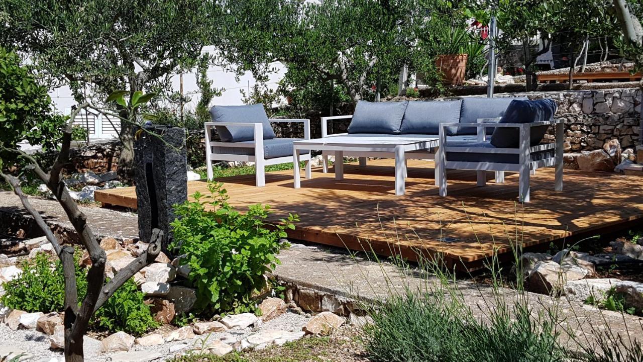 Villa Apartments Oliva Seget Vranjica Dış mekan fotoğraf