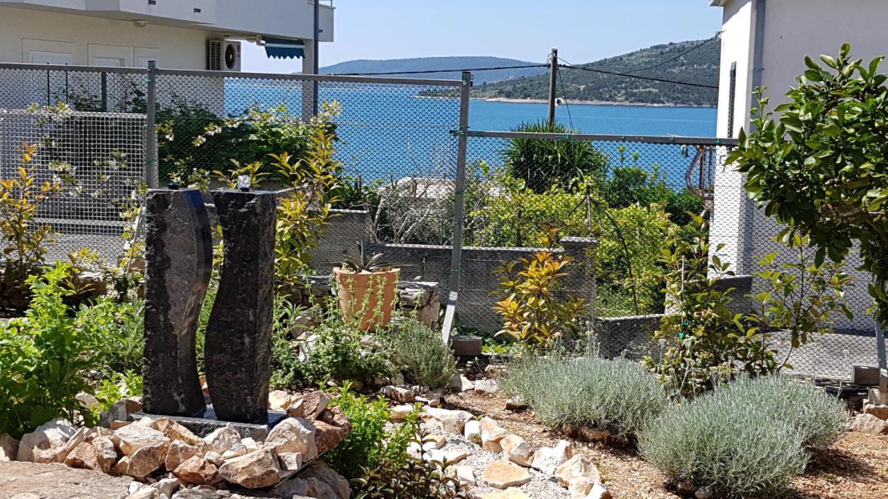 Villa Apartments Oliva Seget Vranjica Dış mekan fotoğraf