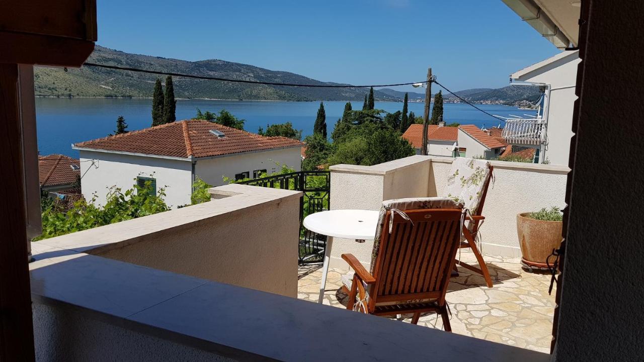 Villa Apartments Oliva Seget Vranjica Dış mekan fotoğraf